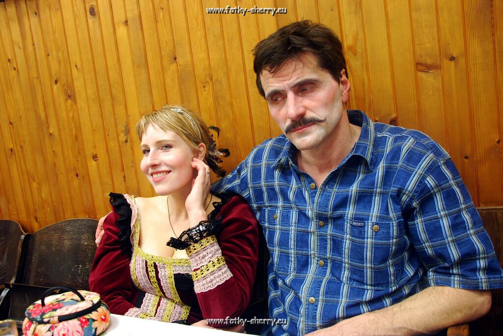 26-Sport_karneval_2010-Car_se_zcivilnil_a_zvlastne_hledi.jpg