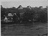 vlevo kaplička a vpravo nahoře domy na Hradisku